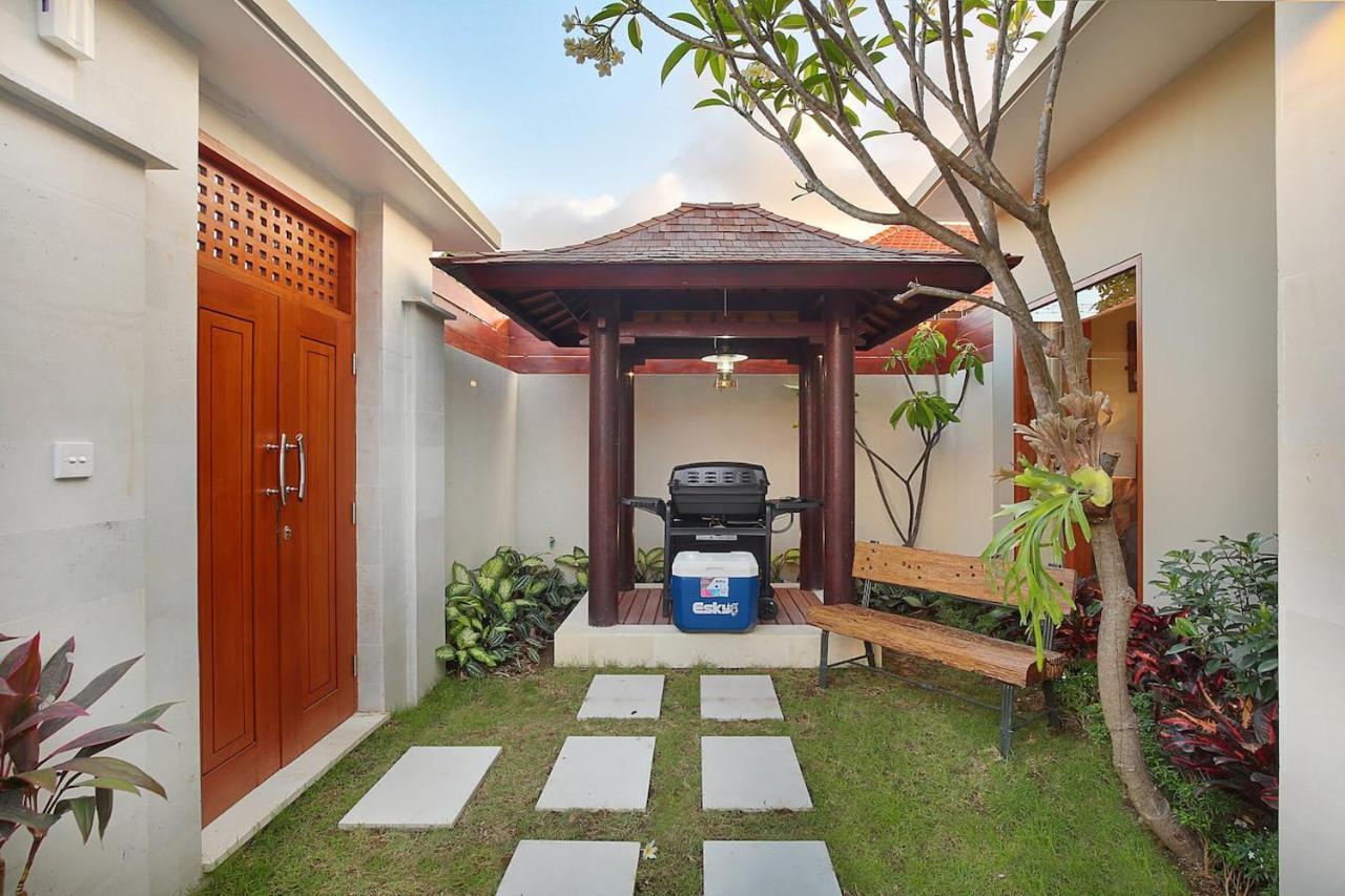 Kae Villa Anggrek Seminyak Buitenkant foto
